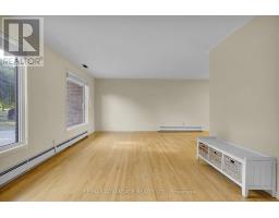 41 QUEEN ANNE CIRCLE - 8
