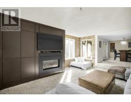 694 COLBORNE STREET - 16
