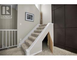 694 COLBORNE STREET - 23