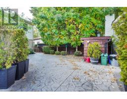 694 COLBORNE STREET - 39
