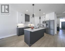 77 - 383 DAVENTRY WAY - 12