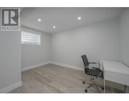 77 - 383 DAVENTRY WAY - 33