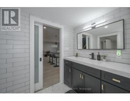 77 - 383 DAVENTRY WAY - 36