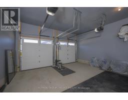 77 - 383 DAVENTRY WAY - 40