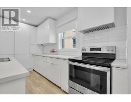 83 JOHN STREET W - 29