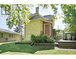 50 HURON STREET W - 38