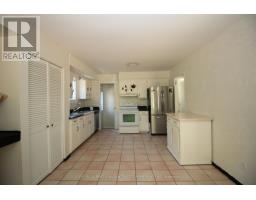 136 LACEY CRESCENT - 11