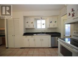 136 LACEY CRESCENT - 13