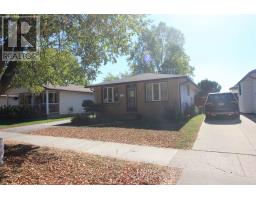 136 LACEY CRESCENT - 2