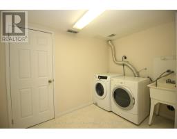 136 LACEY CRESCENT - 33