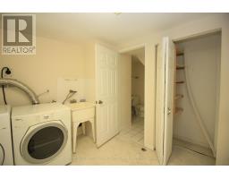 136 LACEY CRESCENT - 34