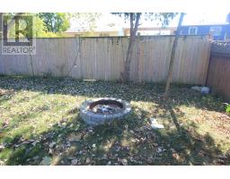136 LACEY CRESCENT - 39