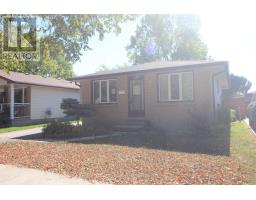 136 LACEY CRESCENT - 4