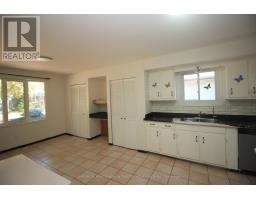 136 LACEY CRESCENT - 9