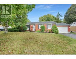 61 LARKSPUR CRESCENT - 1