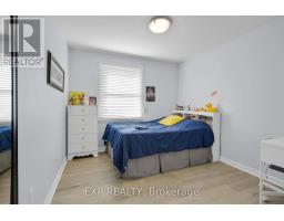 61 LARKSPUR CRESCENT - 14
