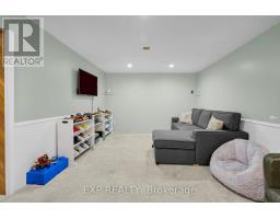 61 LARKSPUR CRESCENT - 20