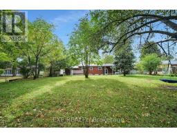 61 LARKSPUR CRESCENT - 32