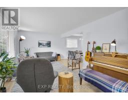 61 LARKSPUR CRESCENT - 4