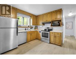 61 LARKSPUR CRESCENT - 9