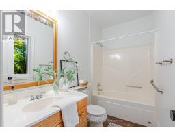 370 HAZEL AVENUE - 17