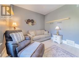 11 BRISCOE STREET E - 21