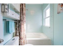 11 BRISCOE STREET E - 27