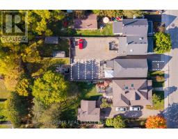 11 BRISCOE STREET E - 3