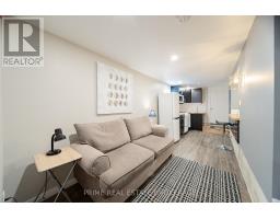 11 BRISCOE STREET E - 31