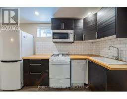 11 BRISCOE STREET E - 32