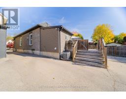 11 BRISCOE STREET E - 41