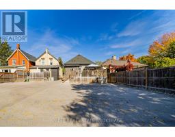 11 BRISCOE STREET E - 42
