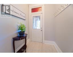 11 BRISCOE STREET E - 7