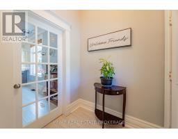 11 BRISCOE STREET E - 8