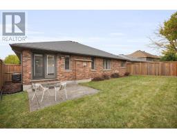 471 AMBLESIDE DRIVE - 32