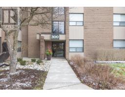 211 - 300 EVERGLADE CRESCENT - 3