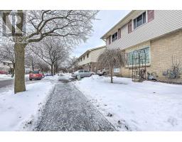 34 ROSAMOND CRESCENT - 3