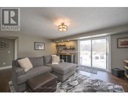 675 BENNETT CRESCENT - 33