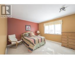 119 JENNIFER CRESCENT S - 34