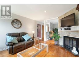 27 HINES CRESCENT - 12