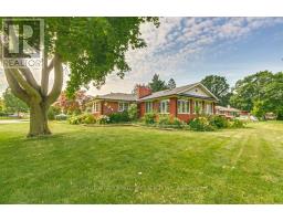 81 STRATHCONA DRIVE - 4