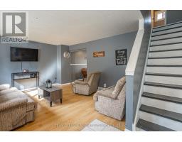 28 ROSAMOND CRESCENT - 3