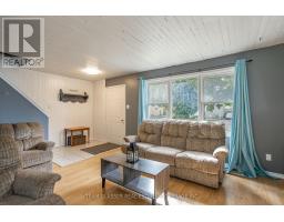 28 ROSAMOND CRESCENT - 4