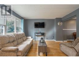 28 ROSAMOND CRESCENT - 6