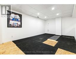6 WEYMOUTH DRIVE - 32