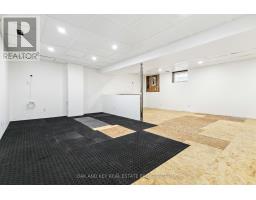 6 WEYMOUTH DRIVE - 33