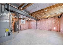 19 TWYNSTRA STREET - 32