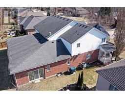 30 BIRCHCREST DRIVE - 3