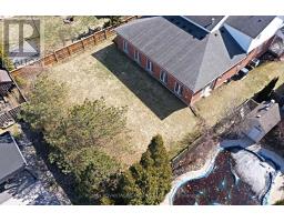 30 BIRCHCREST DRIVE - 5