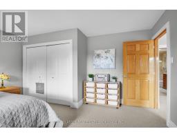 33 HILLCREST COURT - 33